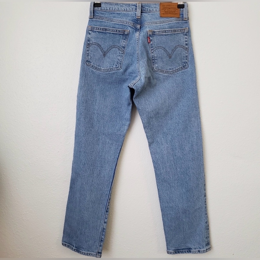 Levi's Wedgie Straight Premium Distressed knee Jeans Size 24 🌸🌸🌸